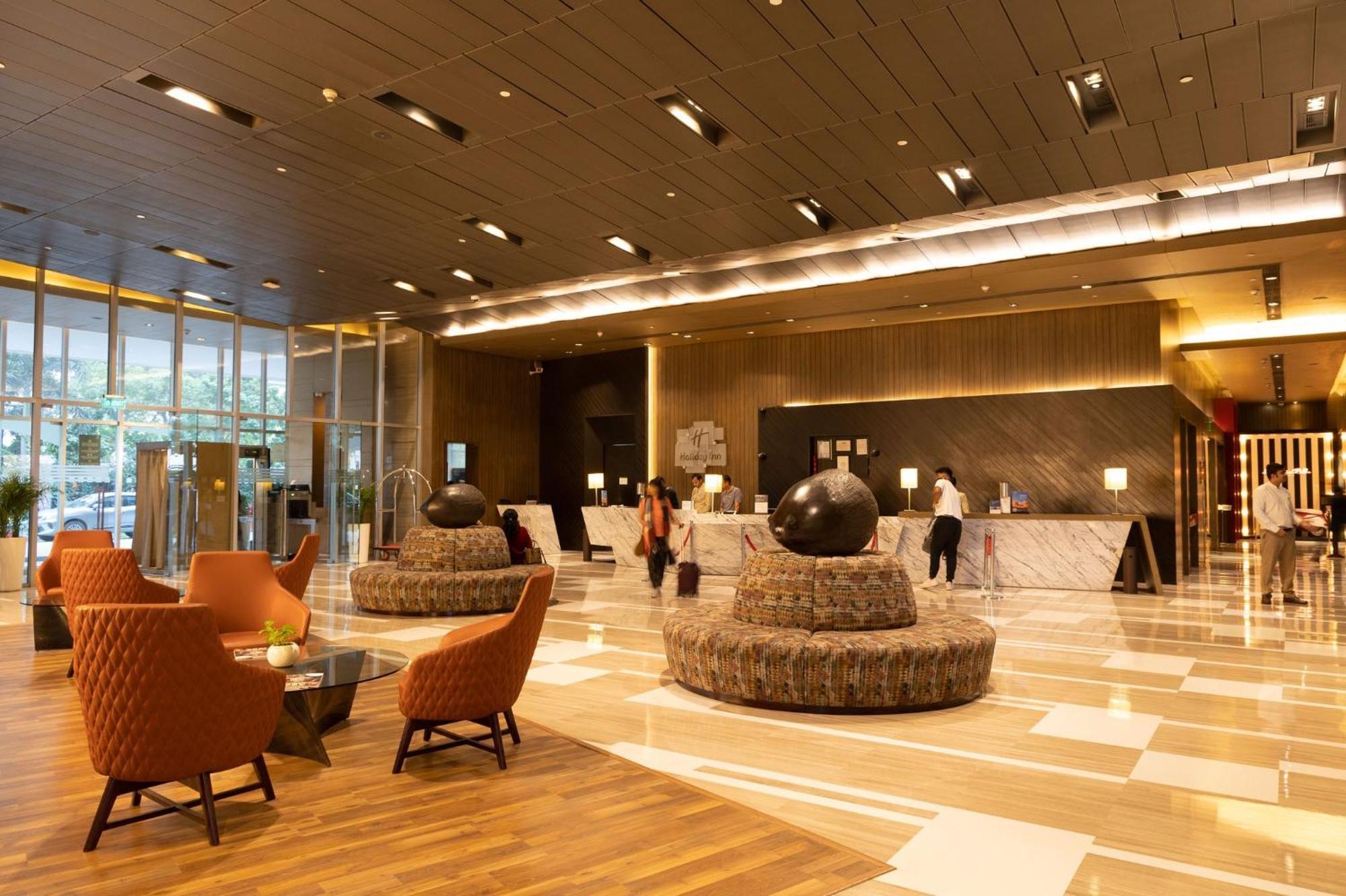 Holiday Inn New Delhi International Airport, An Ihg Hotel Экстерьер фото